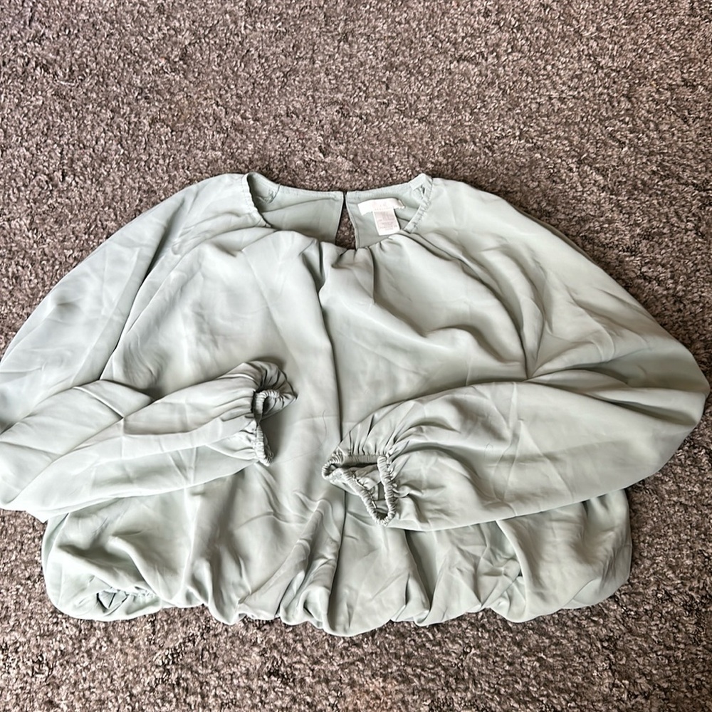 H&M light green top